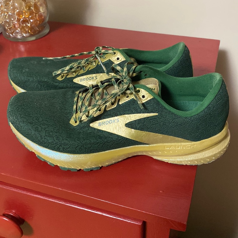 Women’s Brooks launch 7